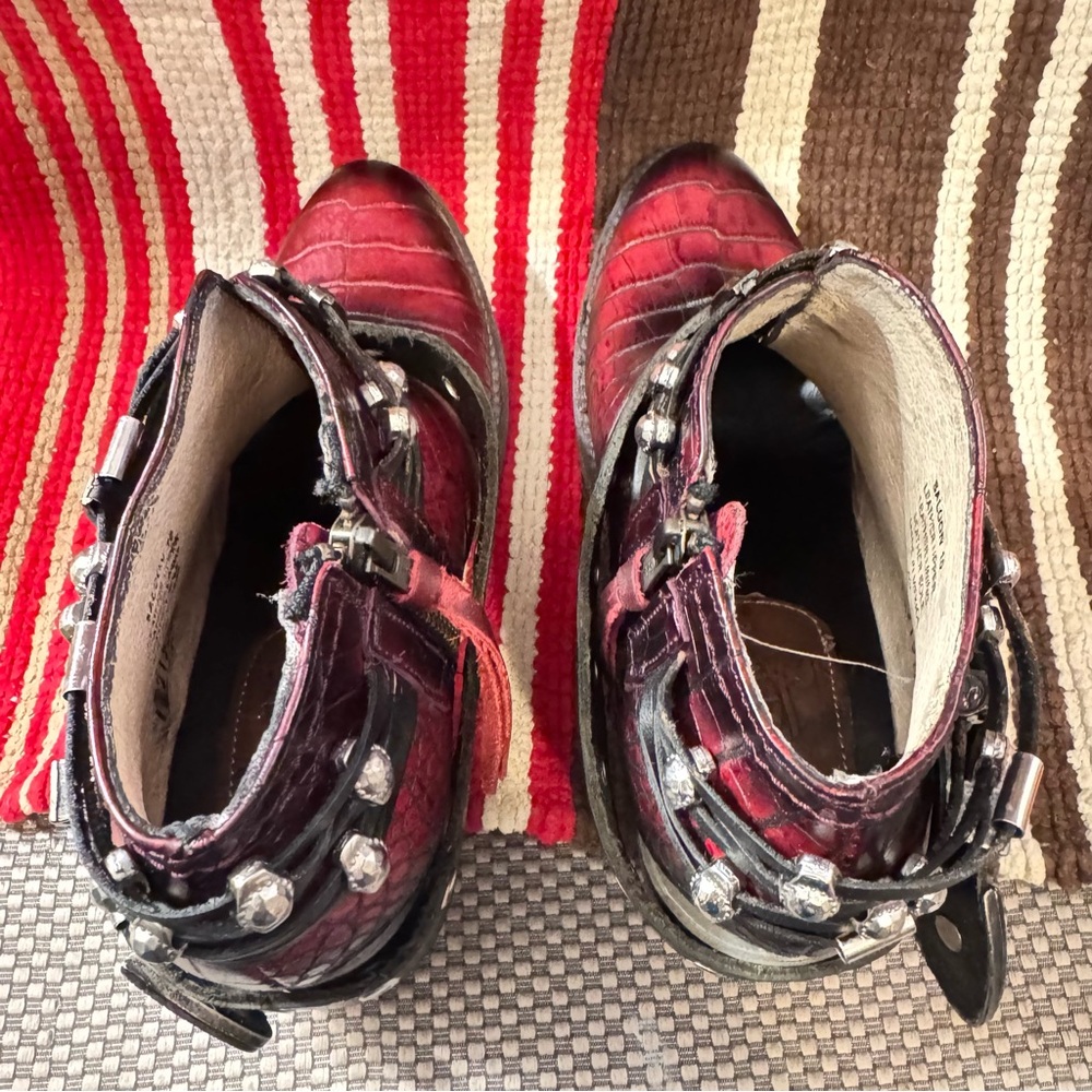 Freebird SALOON Burgundy&Black Croc-Embossed - METAL & LEATHER ACCENTS - size 10 - Picture 5 of 8